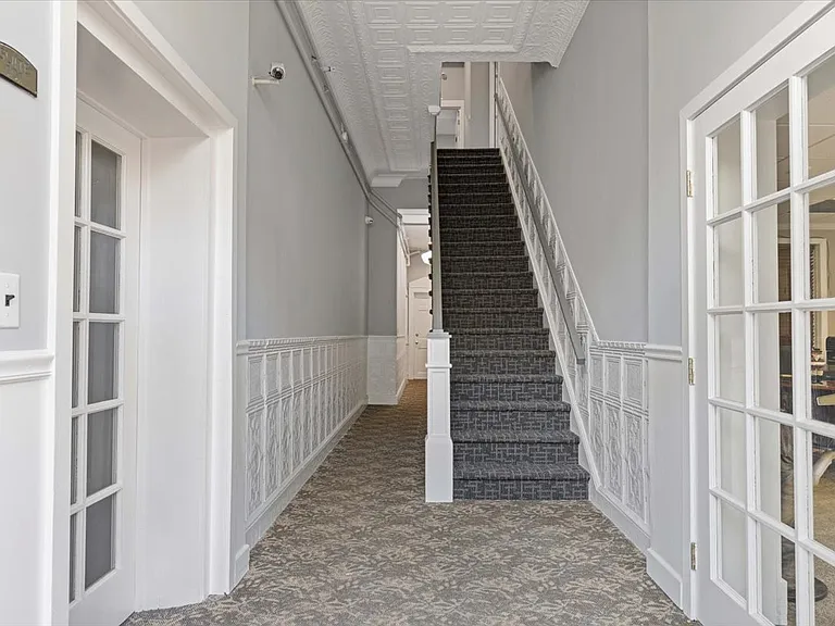 47 Beekman Ave #32 — Photo 2