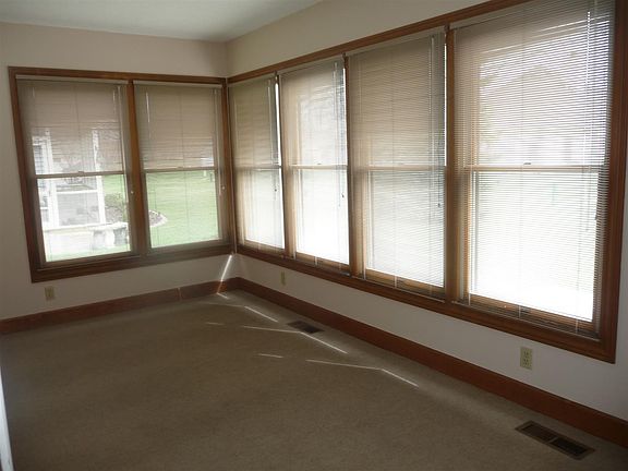4th image of 6610 Parsons Ct
