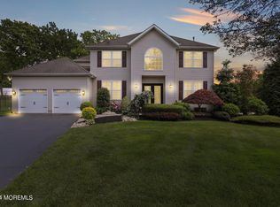 4 Cecilia Ct, Howell, NJ 07731