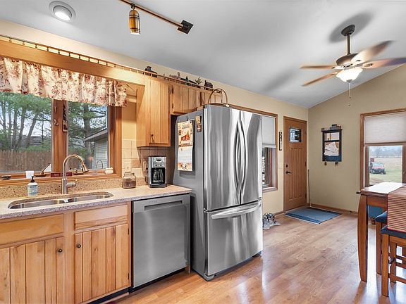 5th image of 510 Taylor Ln