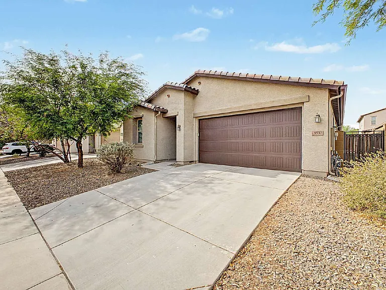 8530 W Flynn Ln — Photo 3