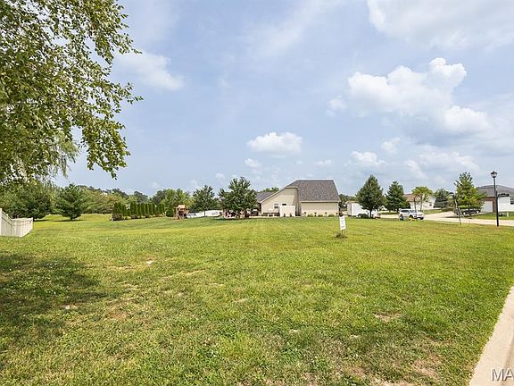 3rd image of 5902 Willow Oak Ln