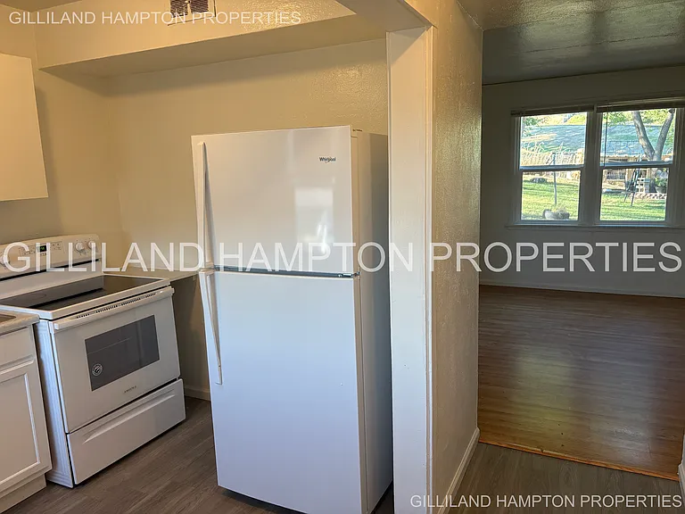 318 NW 15th St #318 — Photo 11
