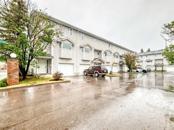 4 Glenbrook Vlg SW, Calgary, AB T3E 7E8