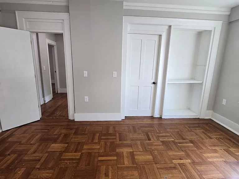 502 W 7th St #101 — Photo 3