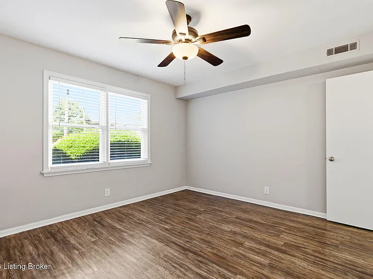 319 Idlewylde Dr #4 — Photo 7