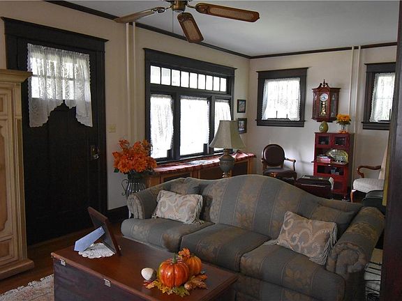3rd image of 4030 Freemansburg Ave