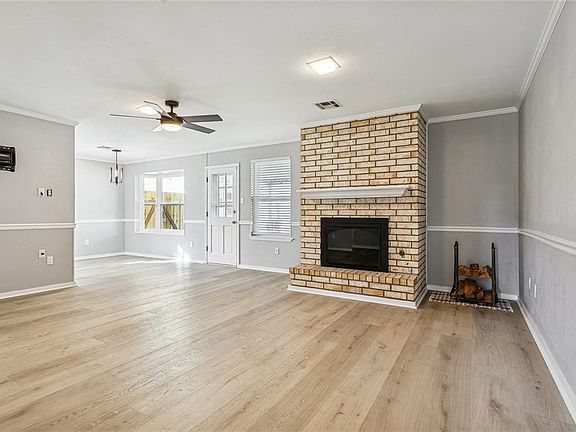 5th image of 3801 Lake Trail Dr