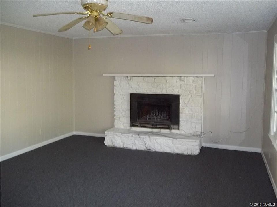 2nd image of 31718 E 724th Rd