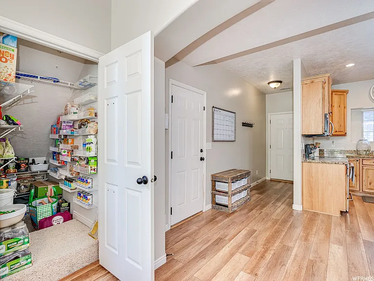 2409 W Adelaide Dr — Photo 8