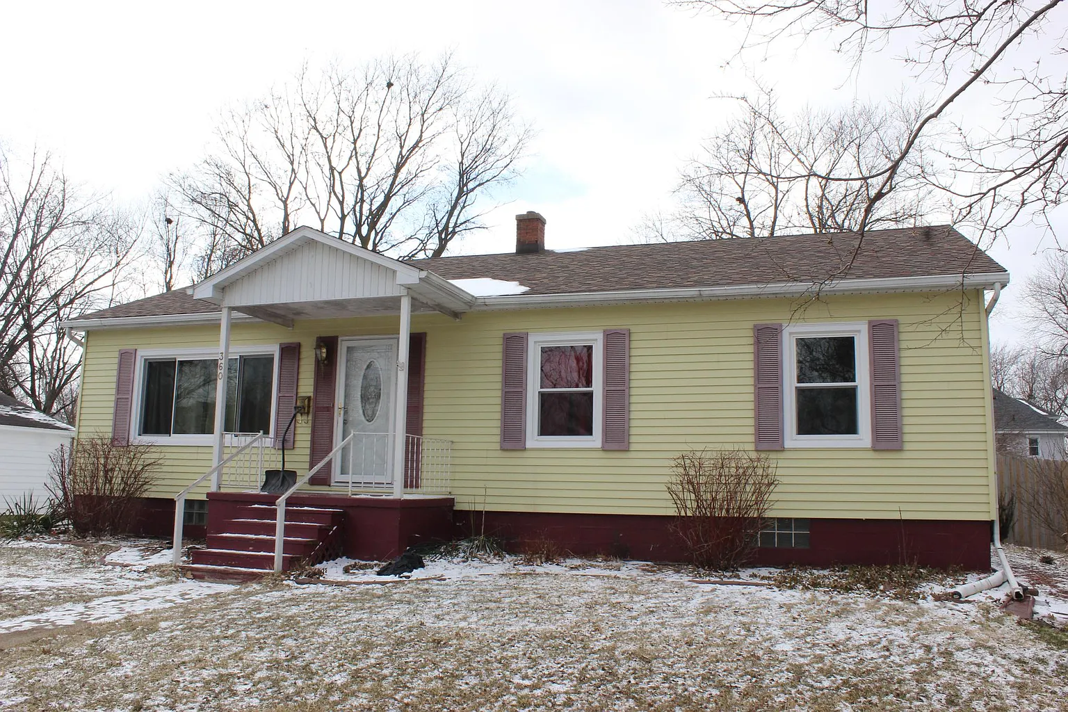 360 N Chestnut St photo 1