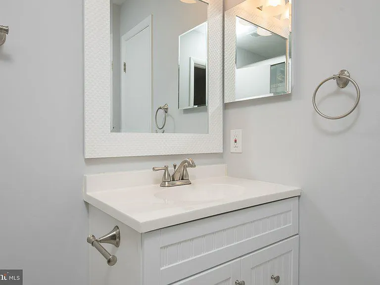 7840 Liberty Springs Cir — Photo 19