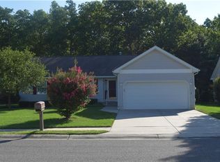 5 Carriage House Ln, Egg Harbor Township, NJ 08234