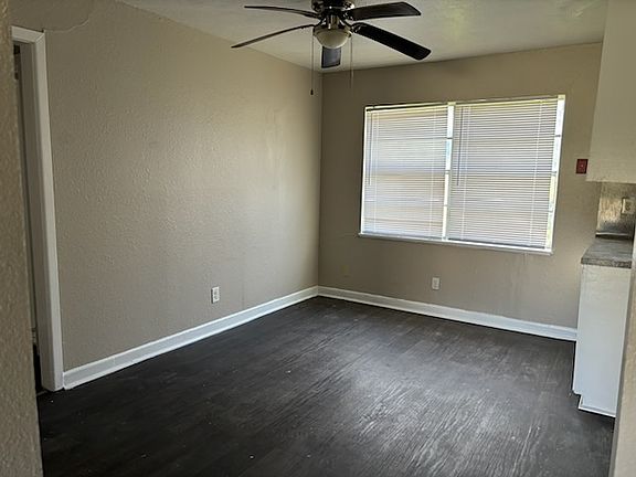 2nd image of 302 Prather Dr