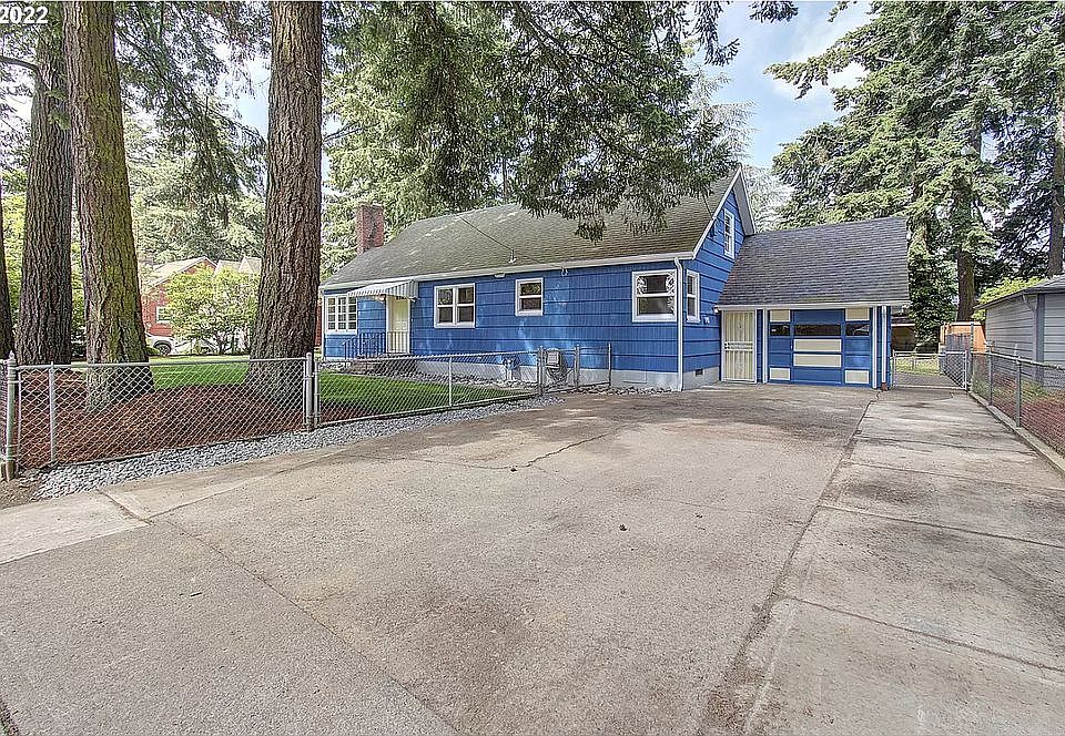2nd image of 3055 SE 118th Ave