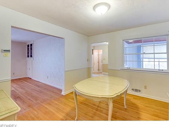 5th image of 4686 W 225th St