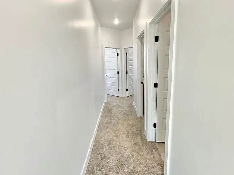 329 S 1930 W — Photo 16