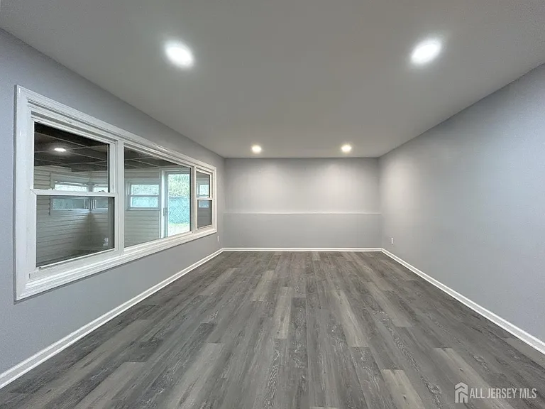 36 Arden St — Photo 14