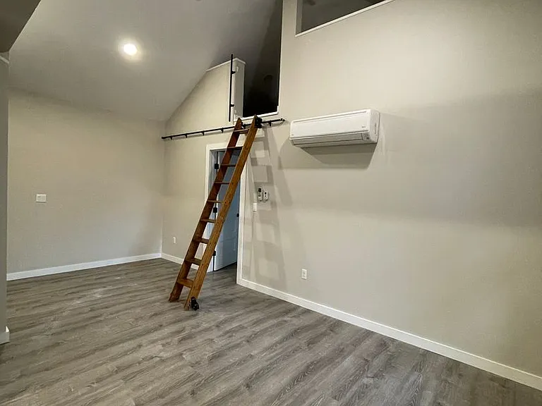 82 Fair St — Photo 4