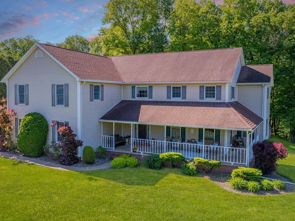 5 Steeplechase Dr, Bloomsburg, PA 17815