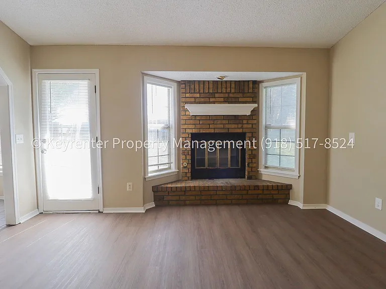 1541 S 137th East Ave — Photo 8
