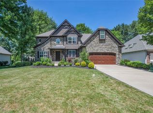 33620 Saint Francis Dr, Avon, OH 44011