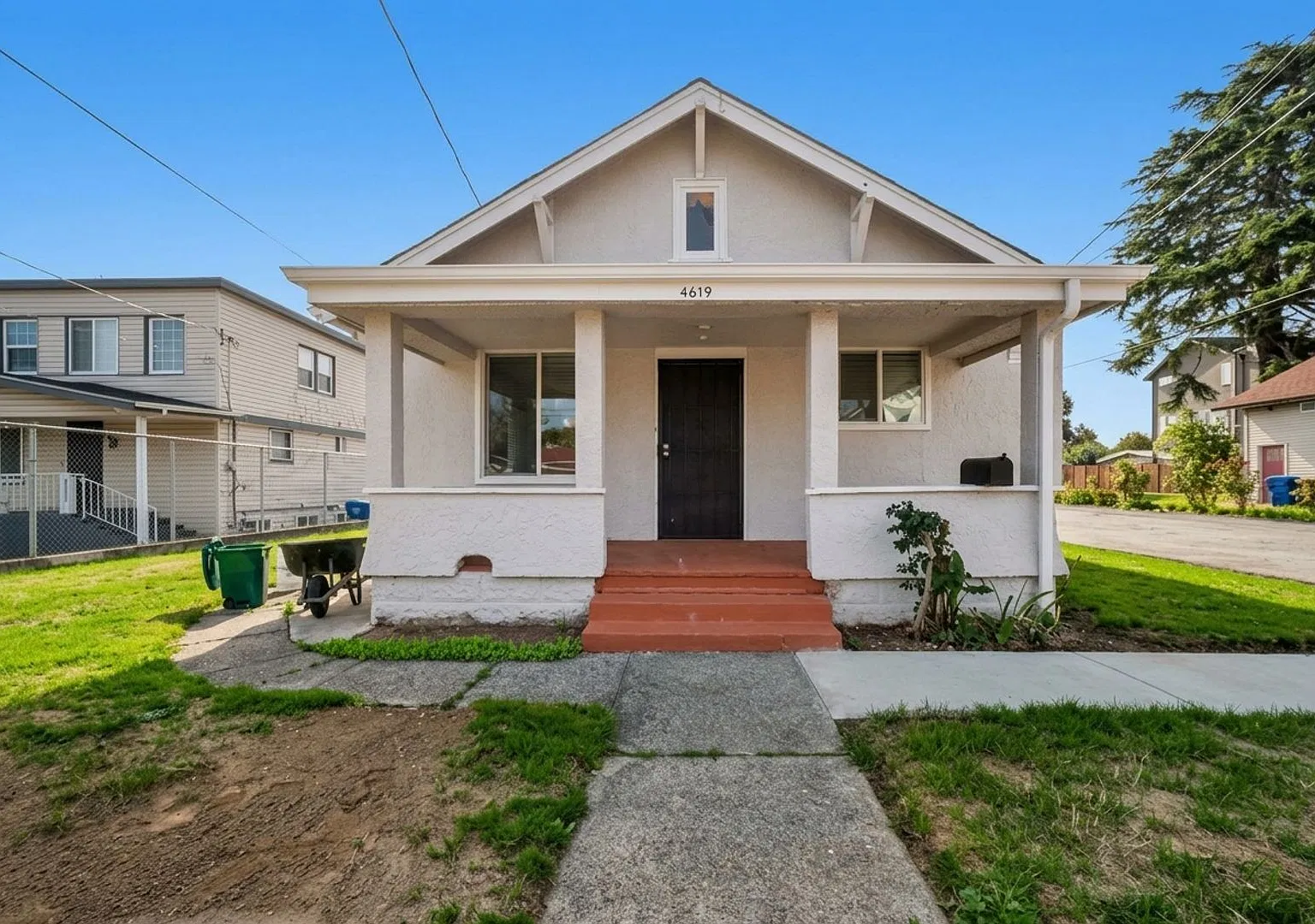 Updated 2-Bedroom Home with Modern Finishes in Rainier Valley - Seattle! — Photo 1