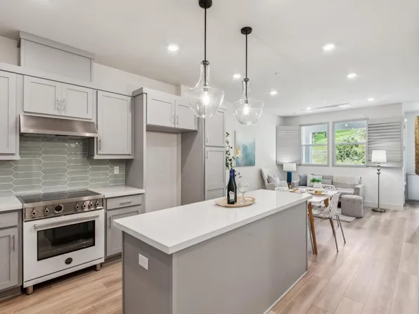 218 Verandah Avenue, Novato, CA 94945