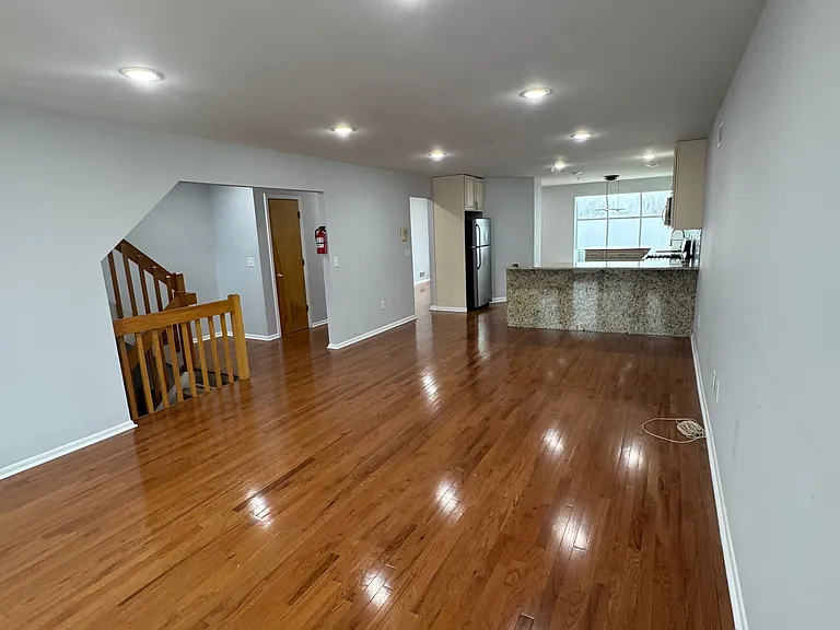 53 Dunbar Ave #3 — Photo 7
