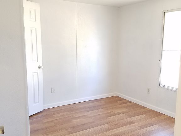 3rd image of 3170 Bonaire Cir