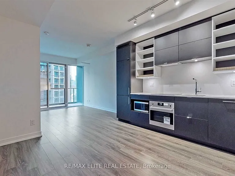 20 Edward St #1307 — Photo 12