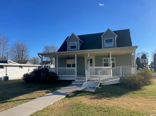 626 W Yellow St, Francesville, IN