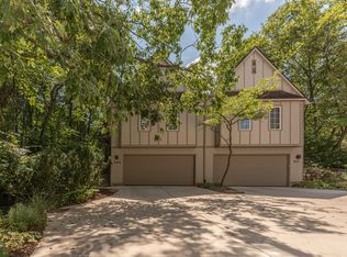 609 Ridgewood Ct, Ann Arbor, MI 48103