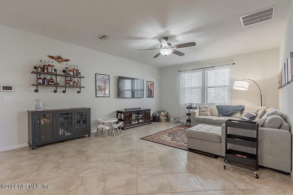 3 bed, 2.5 bath, 2136 sqft, $2,650 — Photo 3