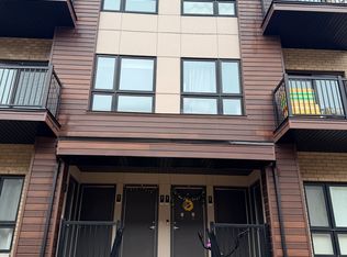 10 Palace St #D5, Kitchener, ON N2E 0J3