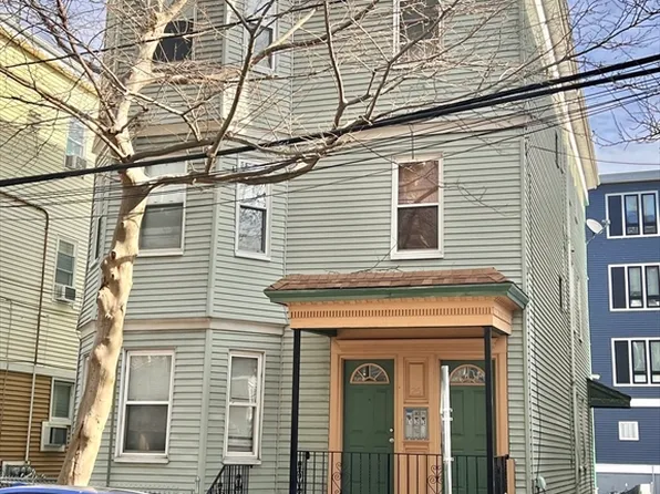 25 Bloomingdale St, Chelsea, MA 02150