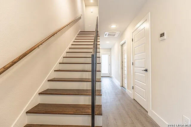 3 bed, 3.5 bath, 1865 sqft, $1,995 — Photo 3