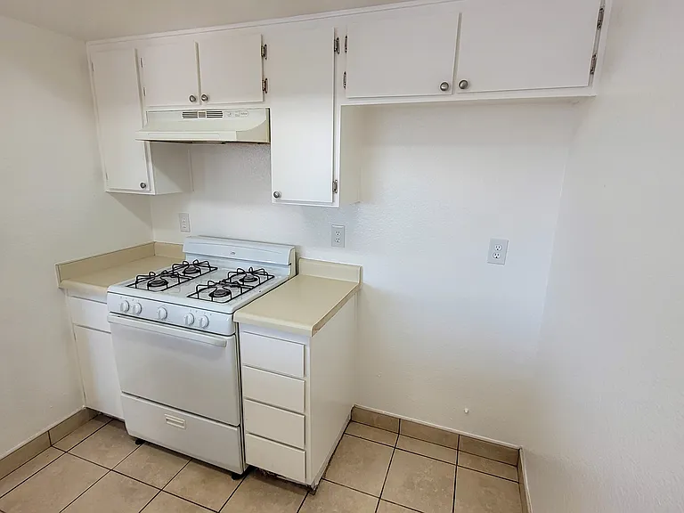 Tahoe Manor — Photo 22
