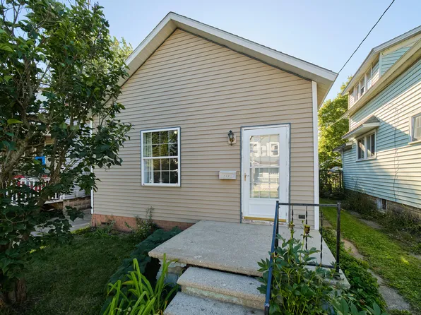 134 McKee St, Manistee, MI 49660