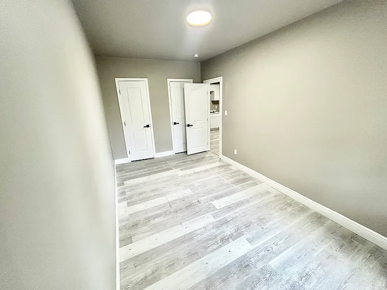 3964-74 Washington St #1F — Photo 6