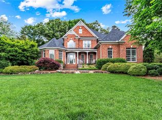 3605 N Lakeshore Dr, Clemmons, NC 27012