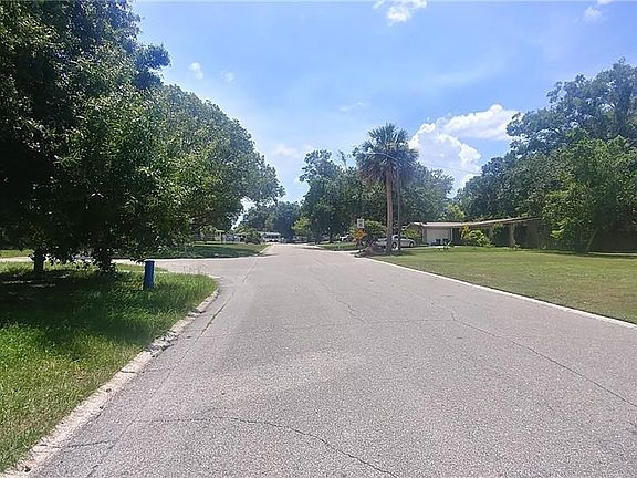 5th image of 128 W Jinkins Cir