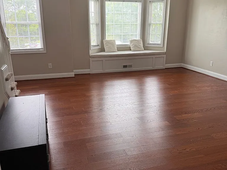763 Wyndhurst Dr — Photo 4