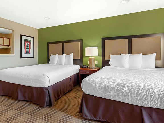 Deluxe Studio - 2 Full Beds