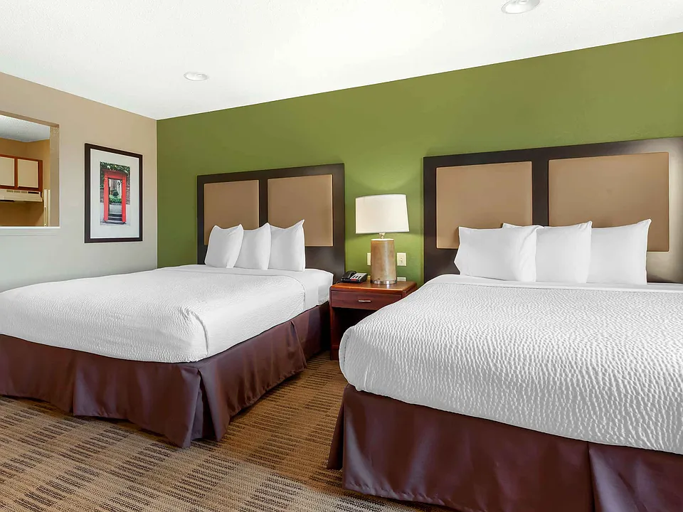 Deluxe Studio - 2 Full Beds