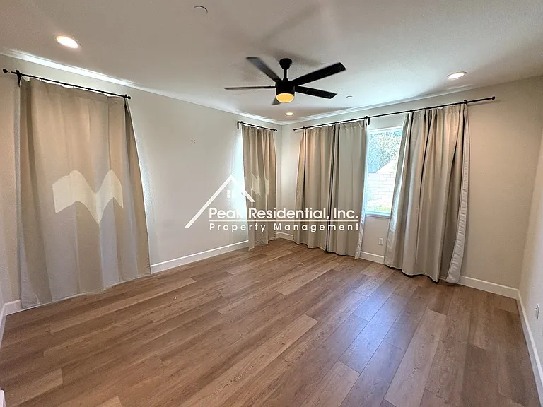 2794 Elderberry St — Photo 21