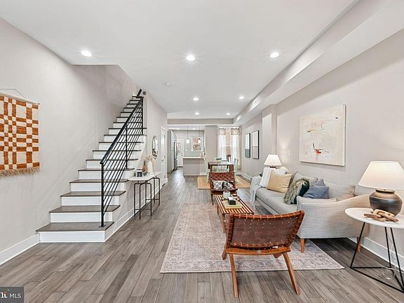 5th image of 113 R St NE