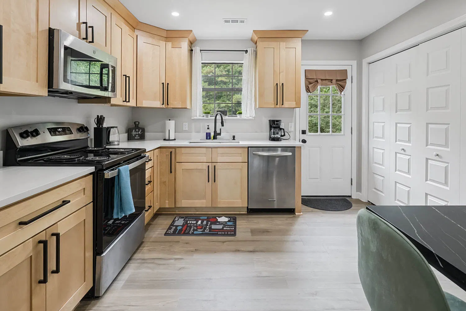 195 Landon Ct. NE - 1 — Photo 3