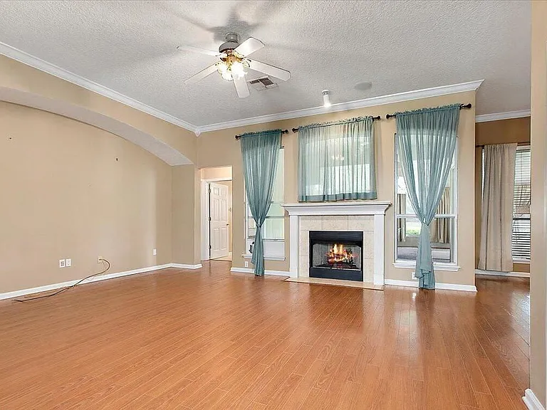 1252 Woodchurch Ln — Photo 11