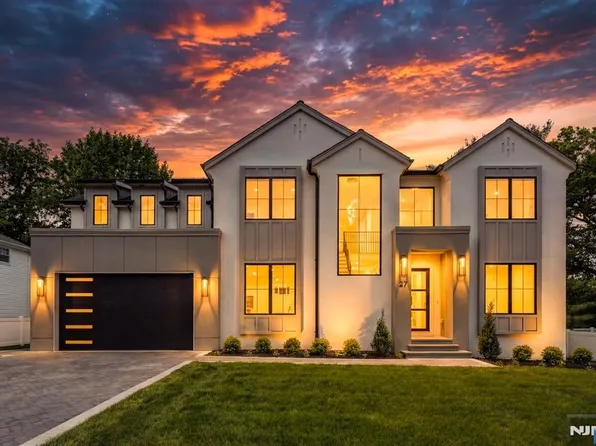 27 Garret Pl, Glen Rock, NJ 07452